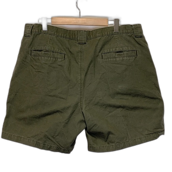 Savane Olive Green Elastic Waist 7.5" Inseam Cargo Shorts Size 40 - Picture 2 of 8
